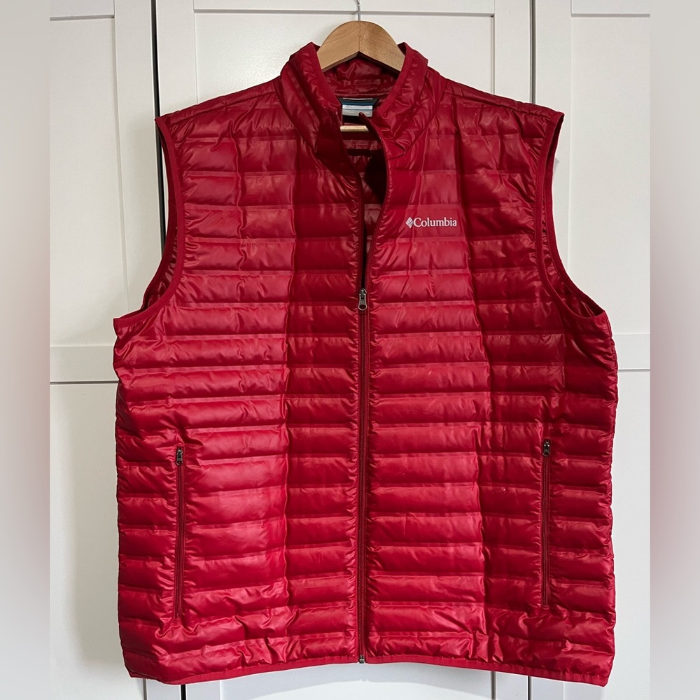 MENS XXL Columbia Red Puffer Vest
